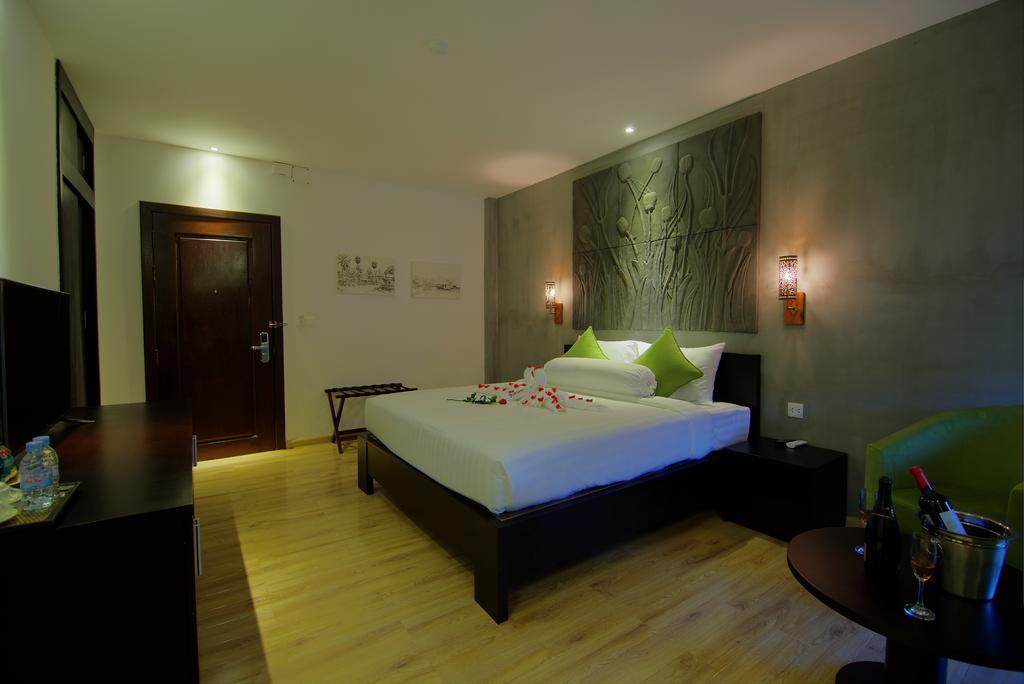The Palm Boutique Hotel & Residence Phnom Penh Exterior foto