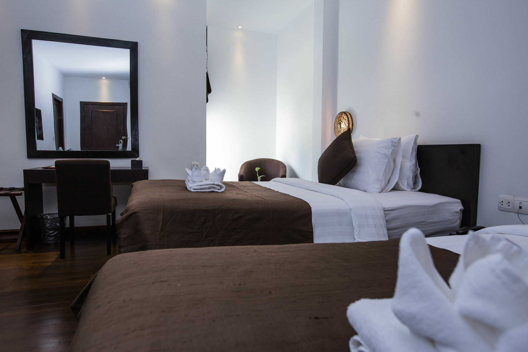 The Palm Boutique Hotel & Residence Phnom Penh Exterior foto