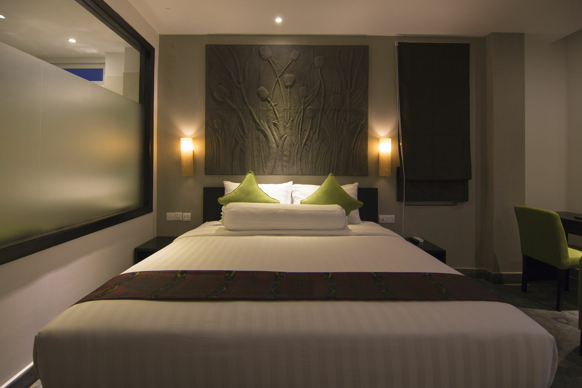The Palm Boutique Hotel & Residence Phnom Penh Exterior foto